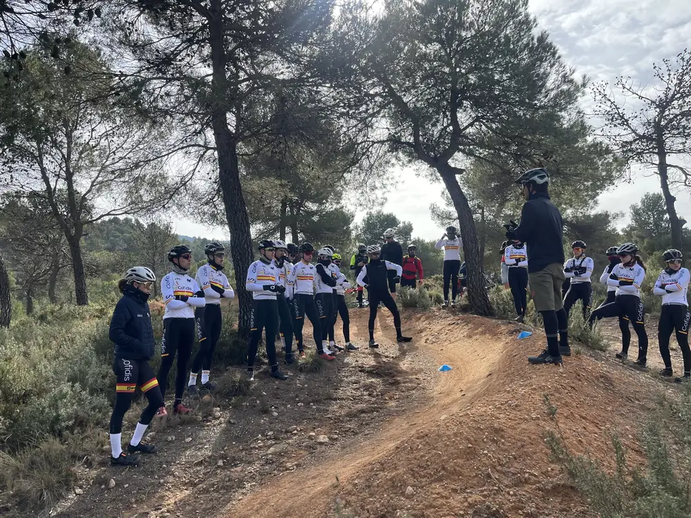 Selección española de XCO durante un camp de tecnificación